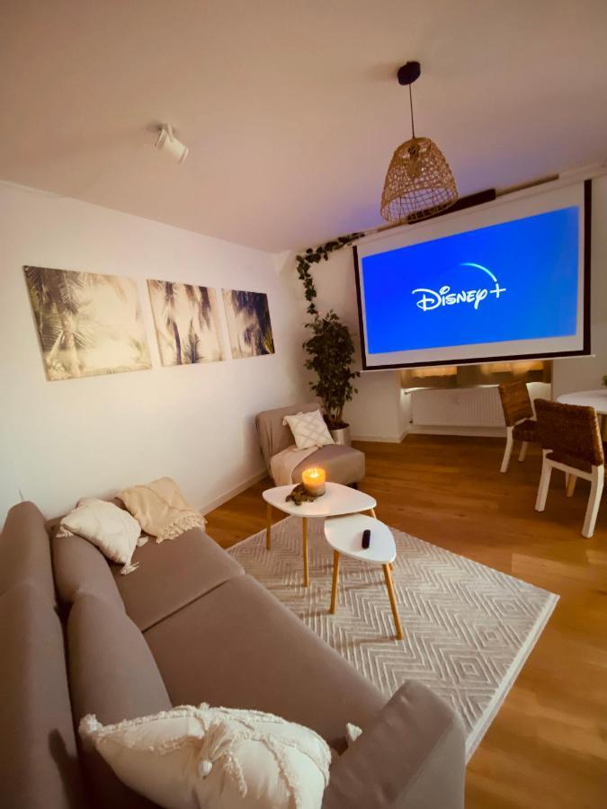 Home Cinema - Balcony - Wi-Fi & Streams Magdeburg Eksteriør bilde