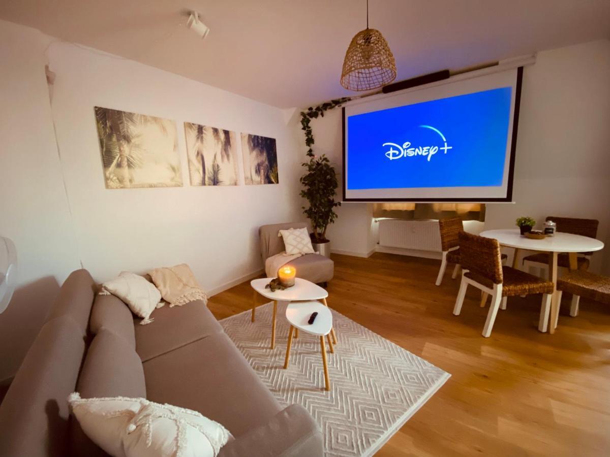 Home Cinema - Balcony - Wi-Fi & Streams Magdeburg Eksteriør bilde