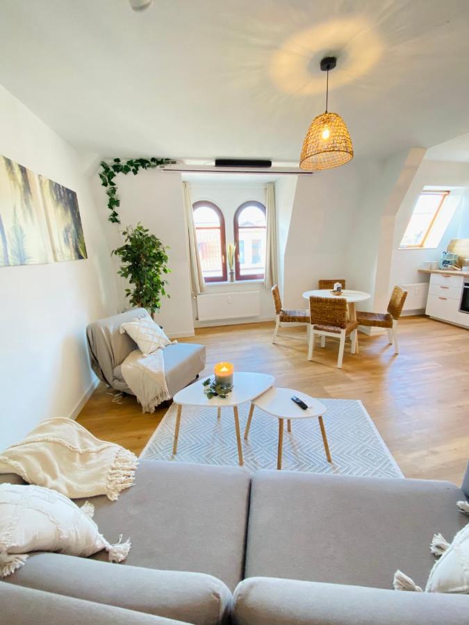 Home Cinema - Balcony - Wi-Fi & Streams Magdeburg Eksteriør bilde